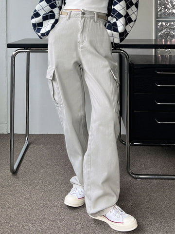 DAZY Buckle Waist Flap Pocket Cargo Jeans