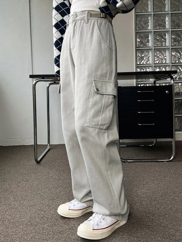 DAZY Buckle Waist Flap Pocket Cargo Jeans