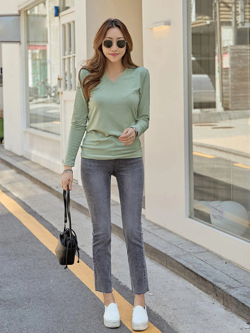 DAZY Solid V Neck Tee