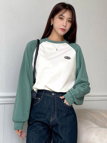 DAZY Letter Patched Colorblock Raglan Sleeve Tee