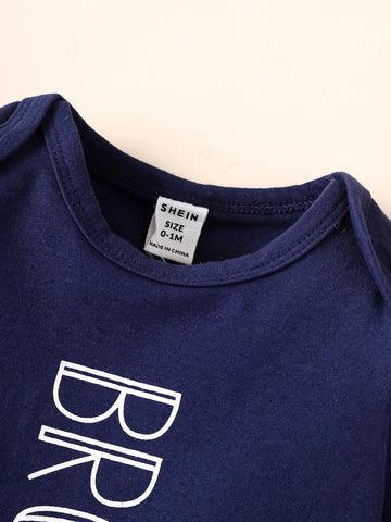 Newborn Baby Letter Graphic Jumpsuit & Hat