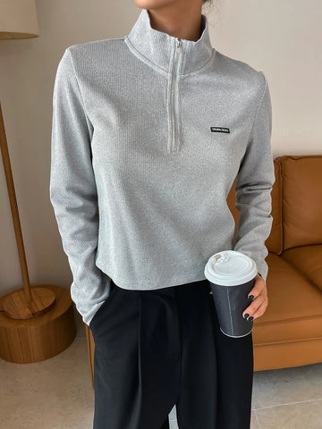 DAZY Letter Patched Detail Half Zip Tee