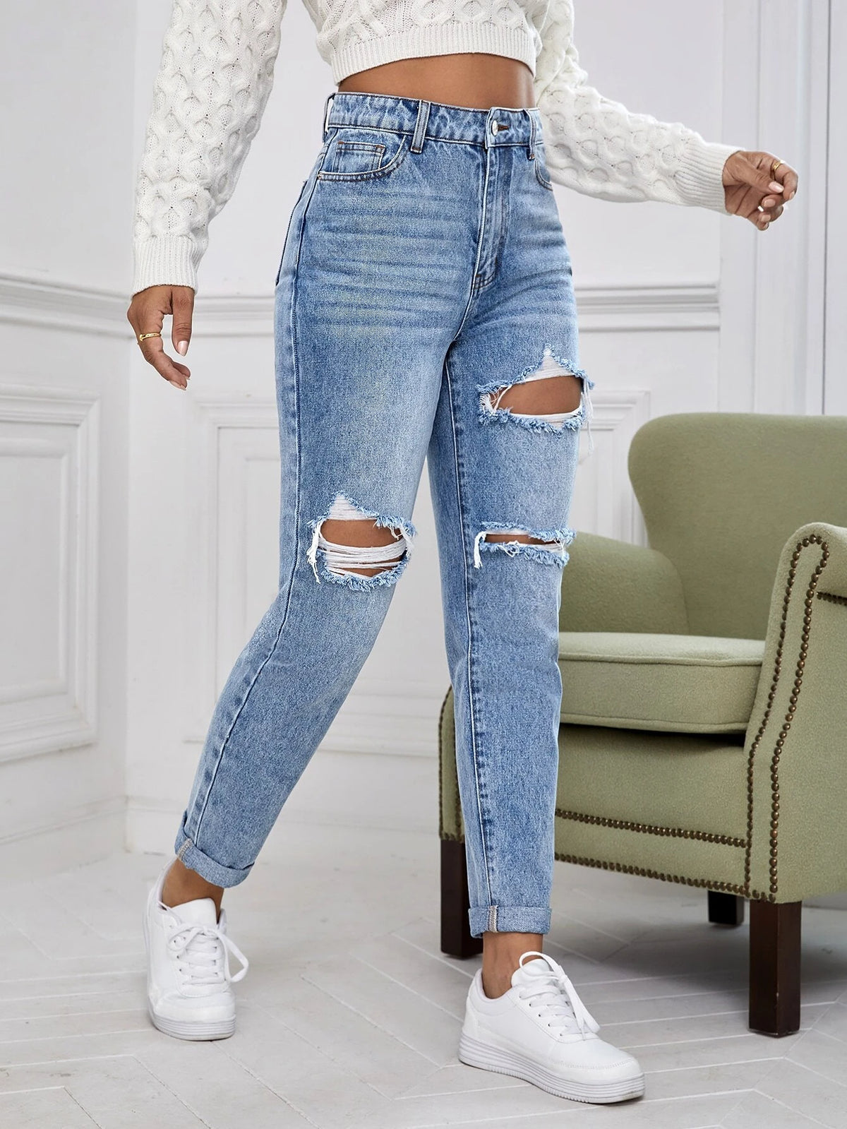 Cut Out Ripped Frayed Tapered Jeans