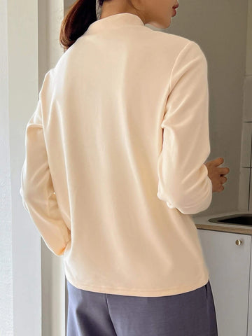 DAZY Letter Graphic Mock Neck Tee