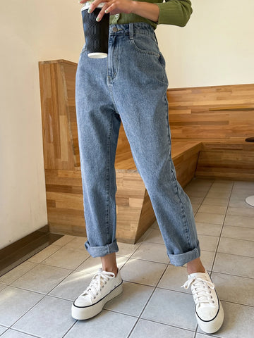 DAZY Mom Fit Jeans