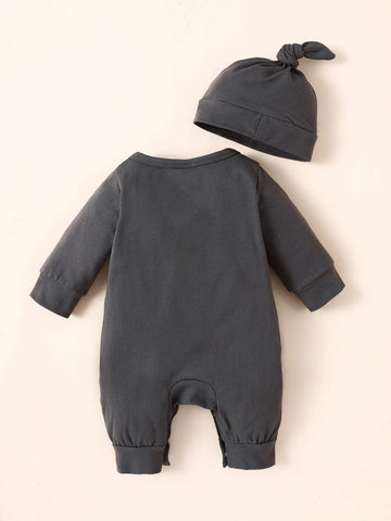 Newborn Baby Letter Graphic Jumpsuit & Hat