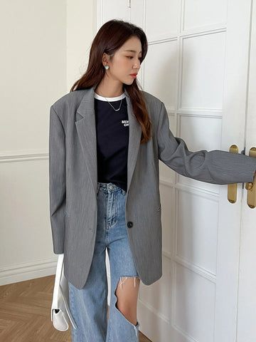 DAZY Letter Graphic Ringer Tee