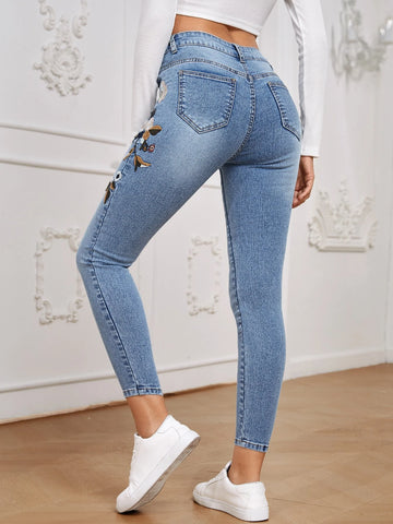 Floral Embroidery Skinny Jeans