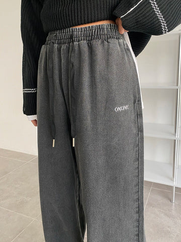 DAZY Letter Patch Embroidery Drawstring Waist Wide Leg Jeans