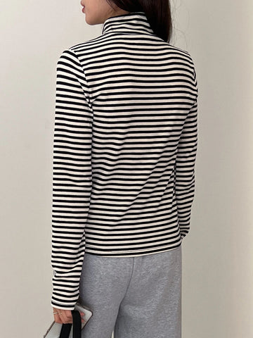 DAZY Striped High Neck Tee