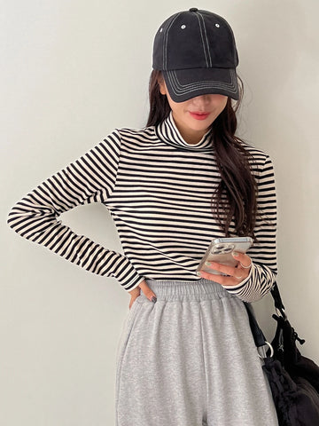 DAZY Striped High Neck Tee