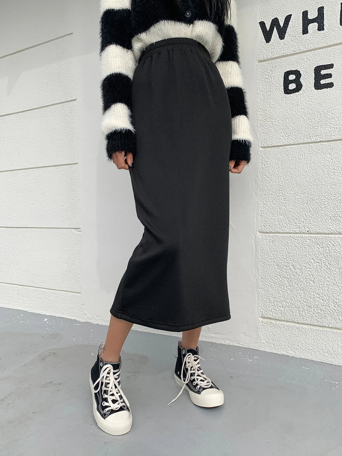 DAZY Solid Split Back Skirt