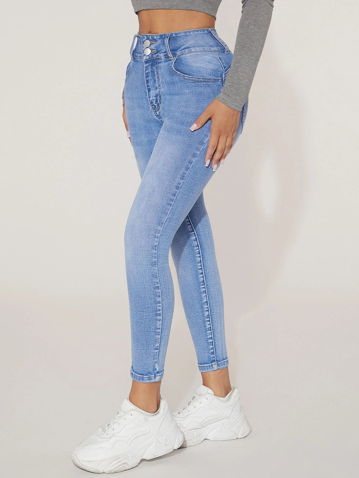 PETITE Light Wash Skinny Jeans