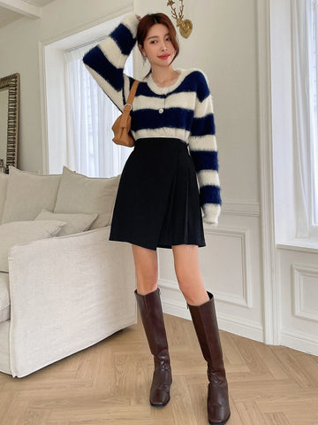 DAZY Zipper Back Pleated Panel Skirt