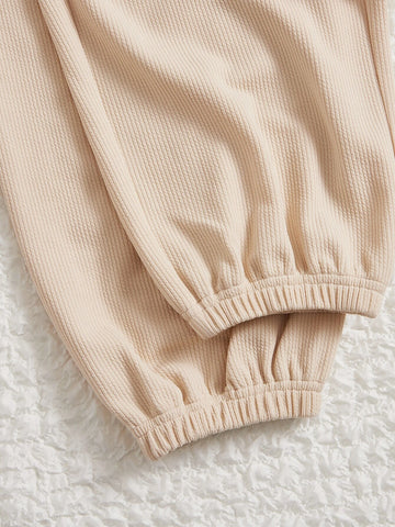 EZwear Letter Patched Detail Scoop Neck Crop Tee & Pants