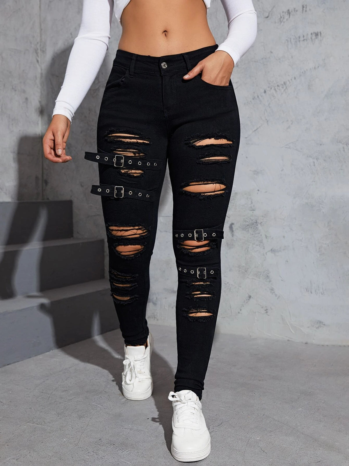 Grommet Buckle Detail Ripped Skinny Jeans