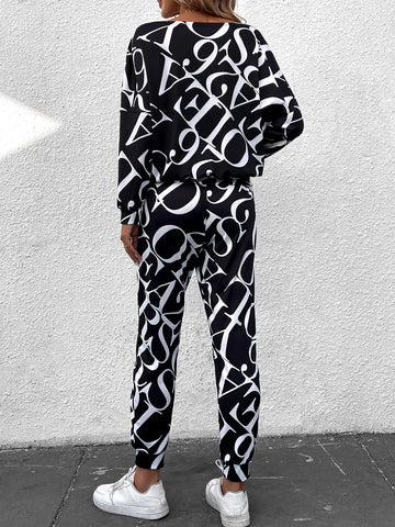 Allover Letter Print Asymmetrical Neck Batwing Sleeve Sweatshirt & Sweatpants