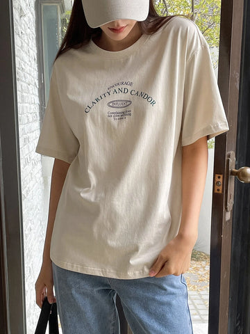 DAZY Slogan Graphic Tee