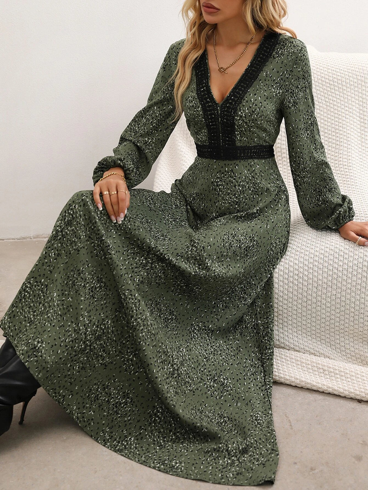 Guipure Lace Insert Lantern Sleeve Dress