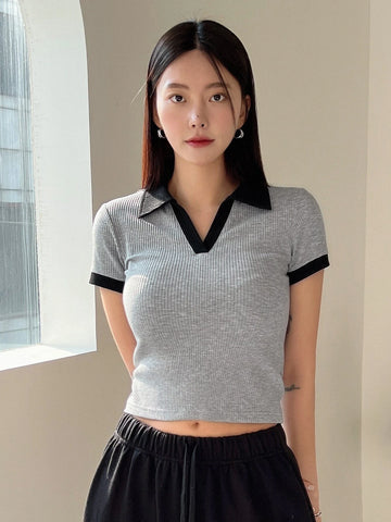 DAZY Contrast Trim Ribbed Knit Tee