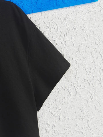 Figure Graphic Crop Tee