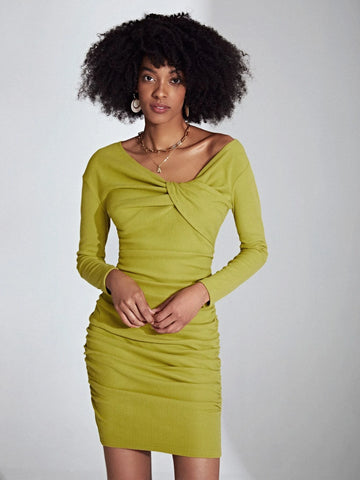 Twist Front Ruched Side Bodycon Dress