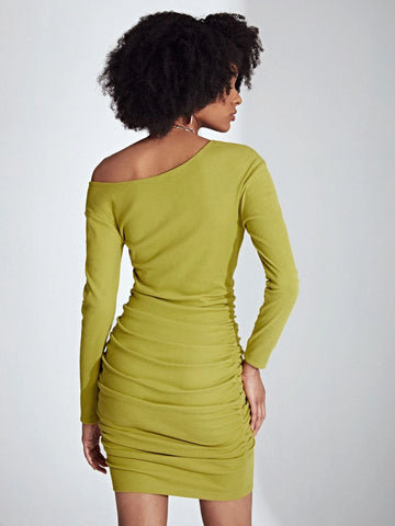 Twist Front Ruched Side Bodycon Dress