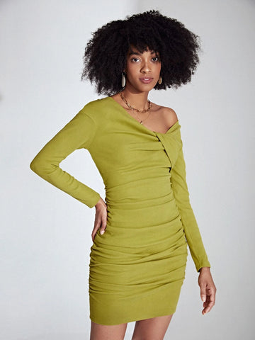 Twist Front Ruched Side Bodycon Dress