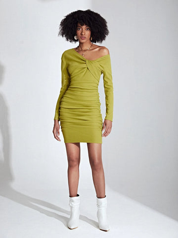 Twist Front Ruched Side Bodycon Dress