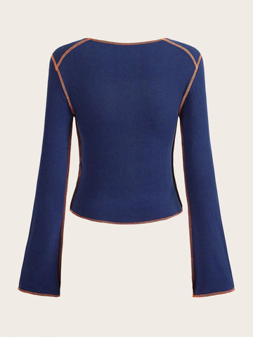 EZwear Letter Graphic Contrast Stitch Notched Neck Crop Tee