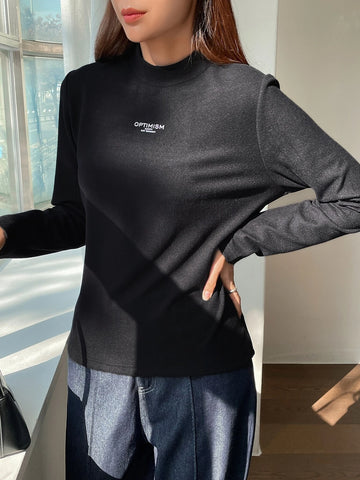 DAZY Letter Graphic Mock Neck Tee