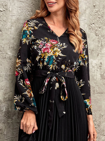EMERY ROSE Floral Print Pleated Hem Belted Dress