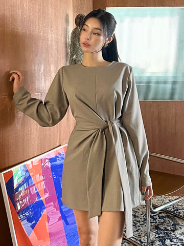 DAZY Solid Knot Detail Fitted Dress