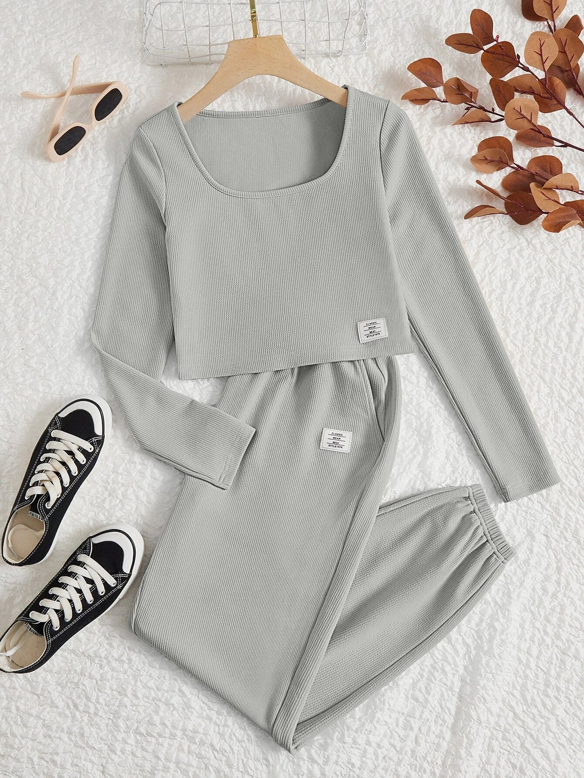 EZwear Letter Patched Detail Scoop Neck Crop Tee & Pants