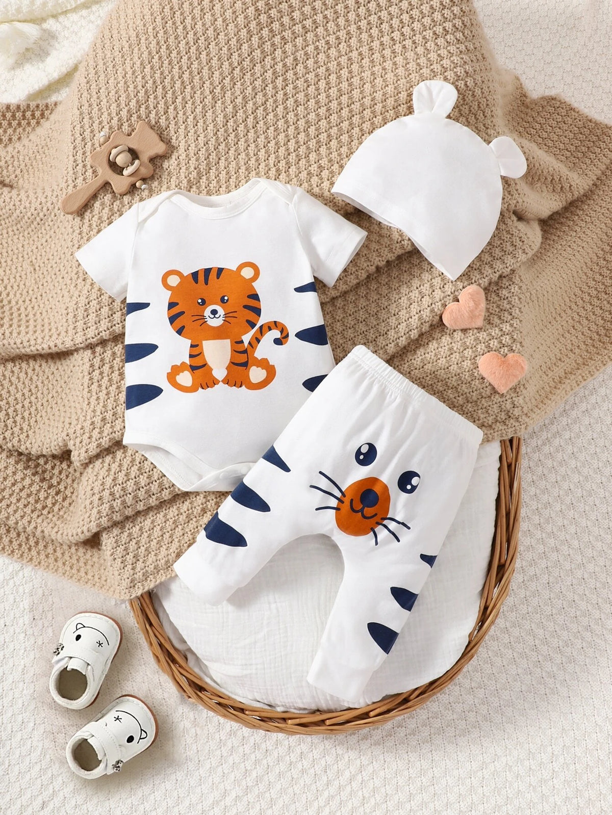 Baby Cartoon Graphic Bodysuit & Pants & Hat