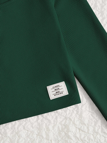 EZwear Letter Patched Detail Scoop Neck Crop Tee & Pants