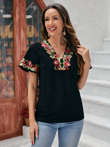 EMERY ROSE V-neck Floral Embroidery Top