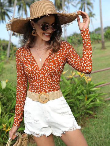 EMERY ROSE Ditsy Floral Print V Neck Tee