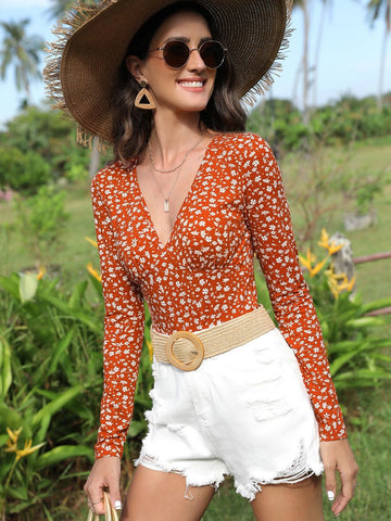 EMERY ROSE Ditsy Floral Print V Neck Tee