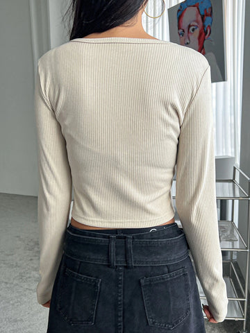 DAZY Letter Graphic Half Button Crop Tee