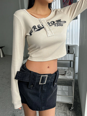 DAZY Letter Graphic Half Button Crop Tee