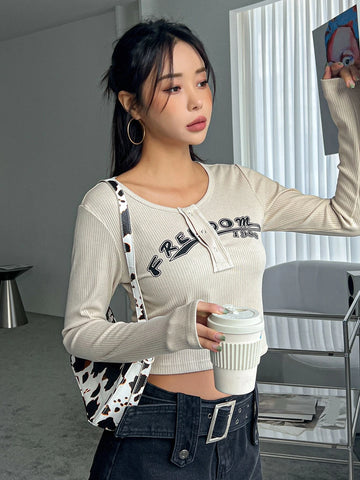 DAZY Letter Graphic Half Button Crop Tee