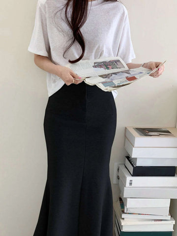 DAZY Solid Mermaid Hem Skirt