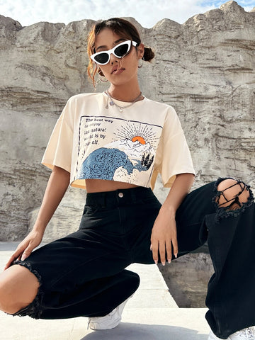 EZwear Wave & Slogan Graphic Crop Tee