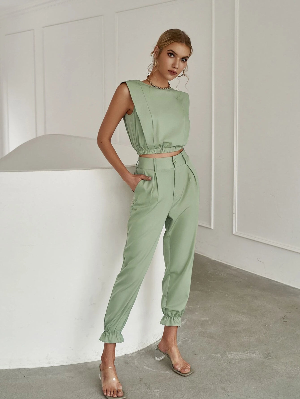 Sollinarry Shoulder Pad Tank Top & Carrot Pants