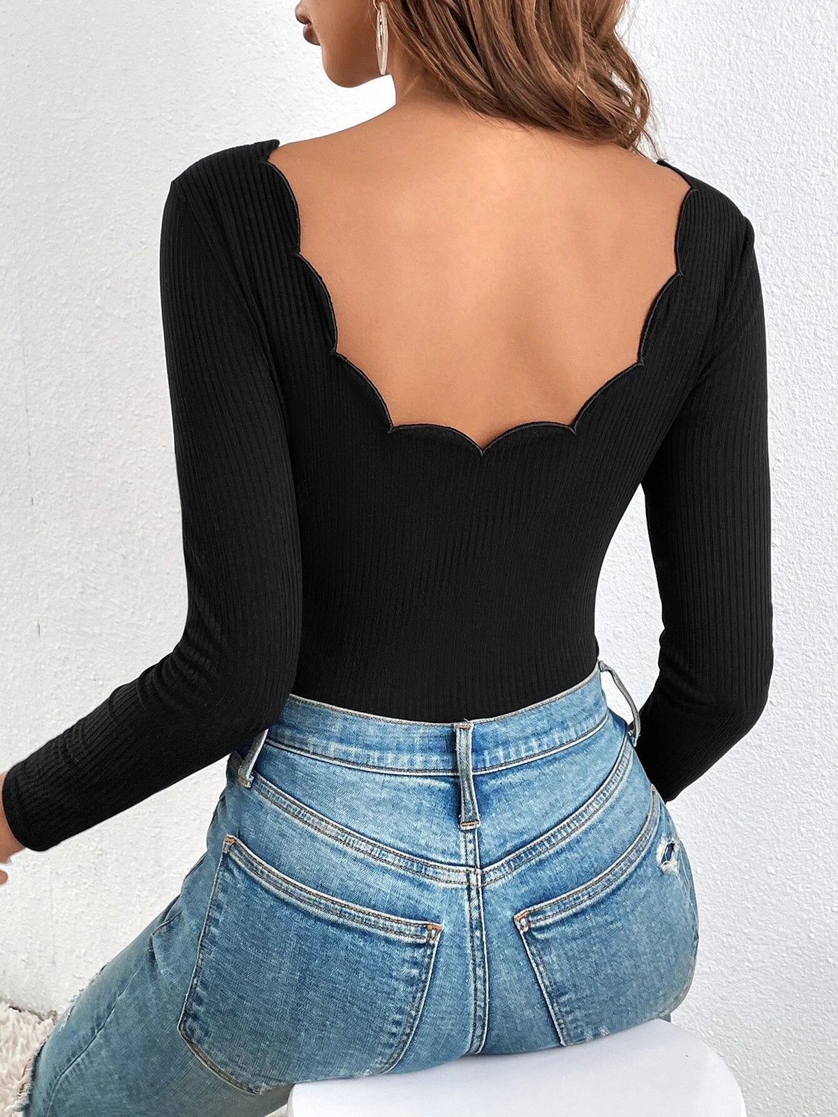 Scallop Trim Ribbed Knit Tee