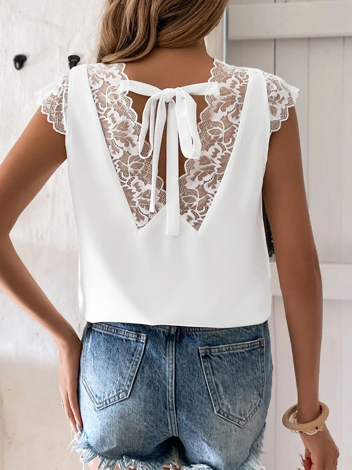 EMERY ROSE Contrast Lace Tie Back Blouse