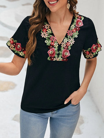 EMERY ROSE V-neck Floral Embroidery Top