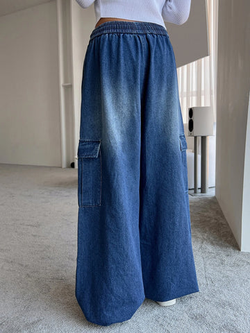 DAZY Elastic Waist Flap Pocket Cargo Jeans