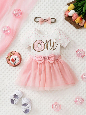 Baby Polka Dot Letter Graphic Bodysuit & Bow Front Mesh Skirt & Headband